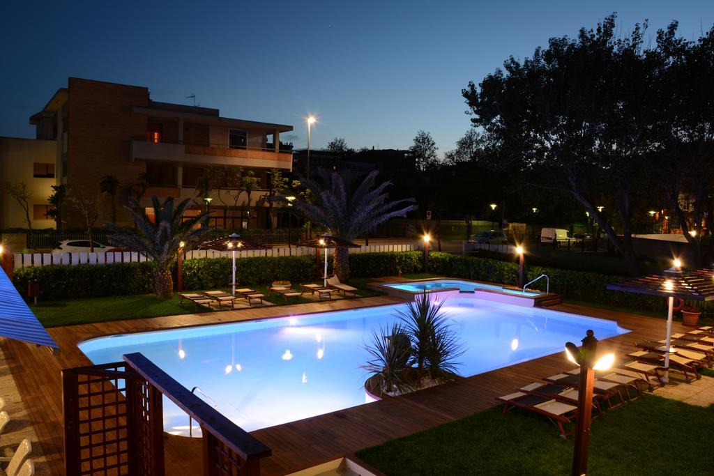 Hotel Spiaggia Pesaro Exterior foto